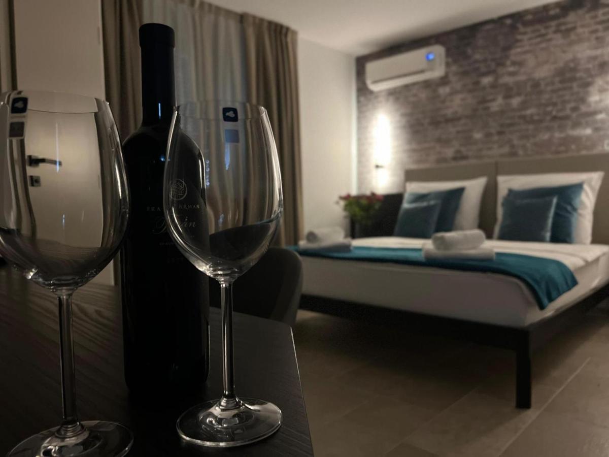 Arena Prestige Rooms Pula Exterior photo
